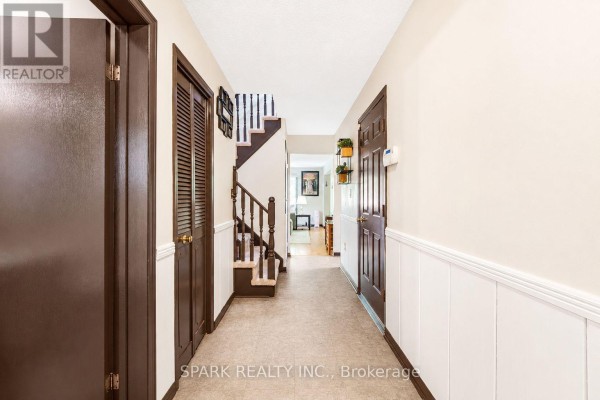 23 Rannie Court, Thorold, ON L2V4X2 Photo 3