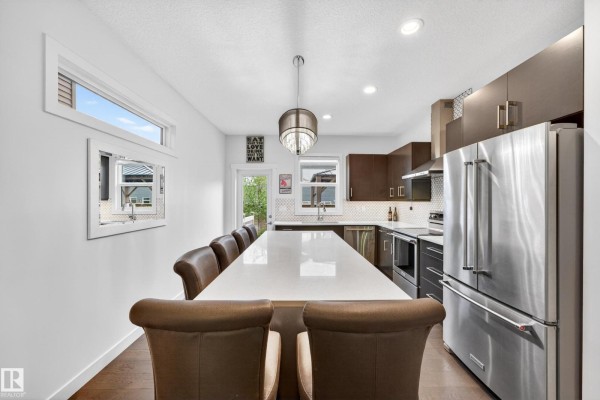 Kitchen - 23 Red Fox Wy, St  Albert, AB T8N7T6 Photo 3