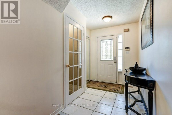 Living room - 23 Tinsmith Street, Brampton, ON L7A1N1 Photo 4