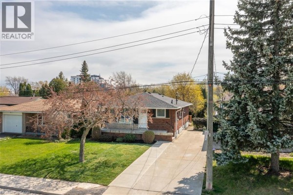 23 Tyrone Drive, Hamilton, ON, photo 2
