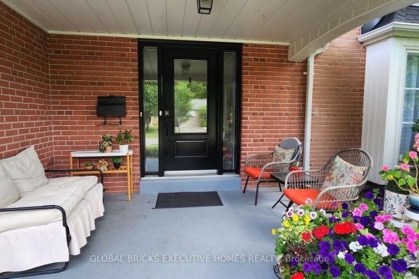 23 Whitefriars Drive, Toronto, ON, photo 3