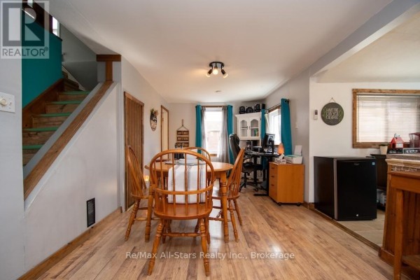 Kitchen - 23 Wolfe Street, Kawartha Lakes, ON K9V2J3 Photo 3