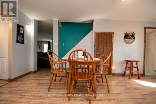 Living room - 23 Wolfe Street, Kawartha Lakes, ON K9V2J3 Photo 4