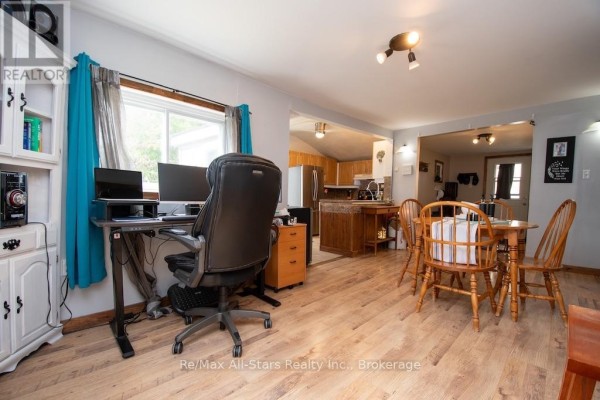 Bedroom - 23 Wolfe Street, Kawartha Lakes, ON K9V2J3 Photo 5