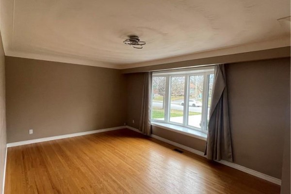 3pc Bathroom - 23 Woodsview Avenue, Grimsby, ON L3M3S7 Photo 3