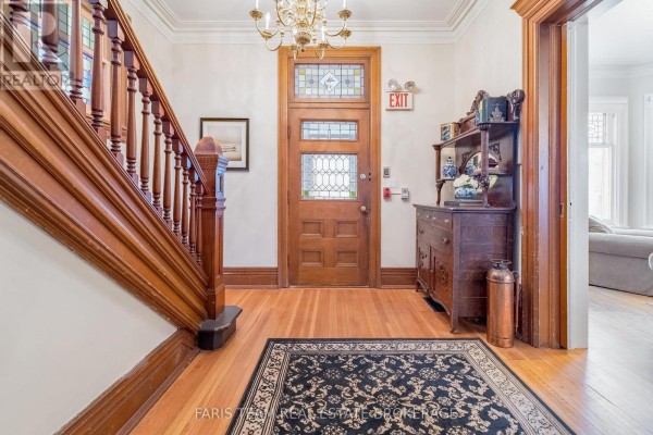 Kitchen - 23 Yonge Street S, Springwater, ON L0L1P0 Photo 4