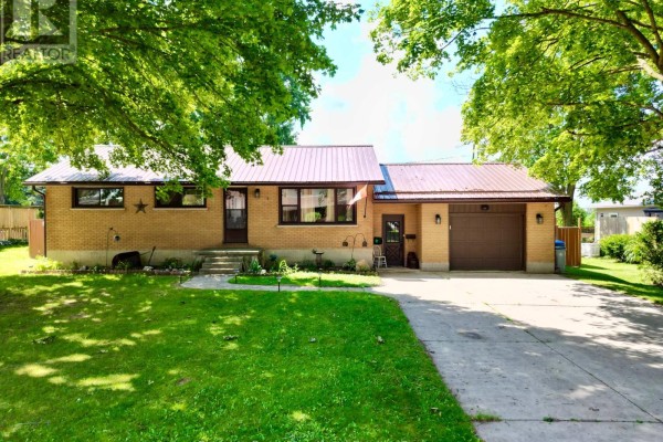 Family room - 23 York Crescent, Bluewater, ON N0M1X0 Photo 2
