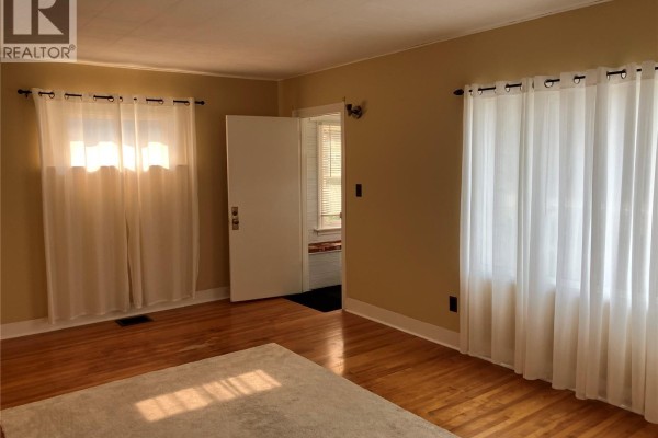Living room - 230 6th Avenue W, Assiniboia, SK S0H0B0 Photo 2