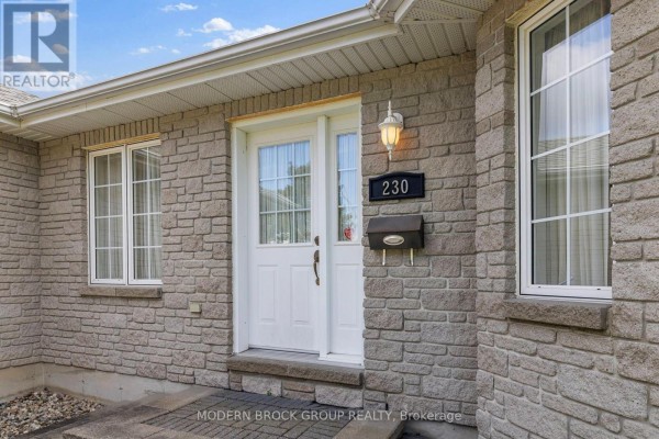 Bathroom - 230 Beley Street, Brockville, ON K6V7J7 Photo 2