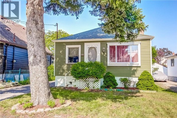 4pc Bathroom - 230 East 33rd Street, Hamilton, ON L8V3T6 Photo 4