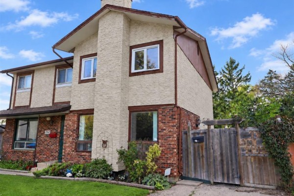 230 Lake Village Road, Winnipeg