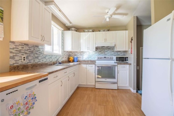 Breakfast - 230 Lilac Bay, Steinbach, MB R5G2C9 Photo 2