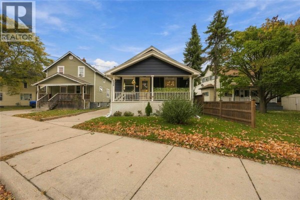 Laundry room - 230 Ontario Street, Sarnia, ON N7T1L4 Photo 2