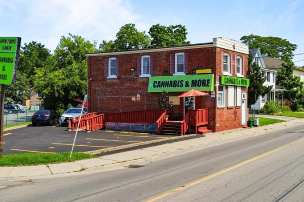 230 Ontario Street, St  Catharines, ON, photo 2