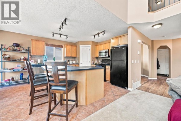 2pc Bathroom - 230 Panamount Grove Nw, Calgary, AB T3K5V5 Photo 5