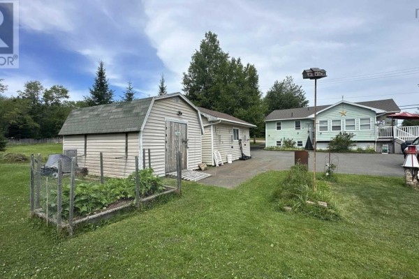 Kitchen - 230 Salmon River Road, Valley, NS B6L2S9 Photo 2