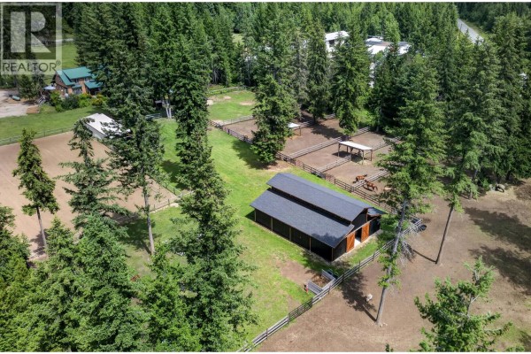 Den - 230 Sunshine Valley Road, Clearwater, BC V0E1N2 Photo 2