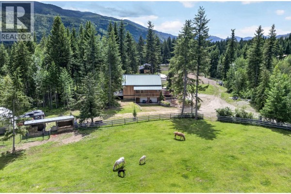 Bedroom - 230 Sunshine Valley Road, Clearwater, BC V0E1N2 Photo 3