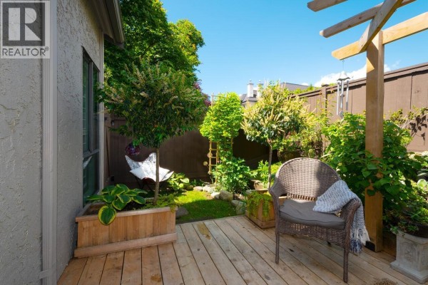 10 230 W 14th Street, North Vancouver, BC V7M1P3 Photo 5