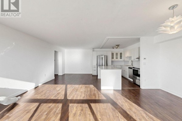 Dining room - 2301 - 360 Ridelle Ave Avenue, Toronto, ON M6B1K1 Photo 2
