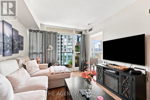 Bedroom - 2301 - 600 Fleet Street, Toronto, ON M5V1B7 Photo 3
