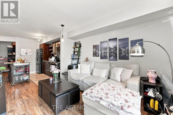 Den - 2301 - 600 Fleet Street, Toronto, ON M5V1B7 Photo 4