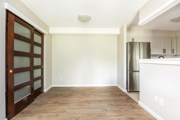 Kitchen - 2301 20 Lake Crest Road, Winnipeg, MB R3T5J8 Photo 3