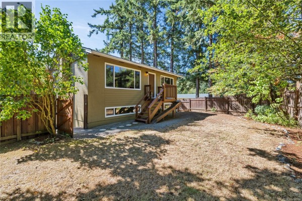 2301 Jingle Pot Rd, Nanaimo, BC, photo 3