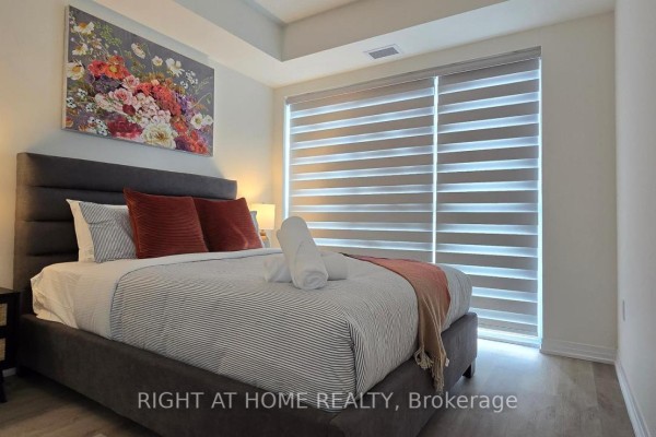 2302 - 15 Watergarden Drive, Mississauga, ON L5R0H4 Photo 4