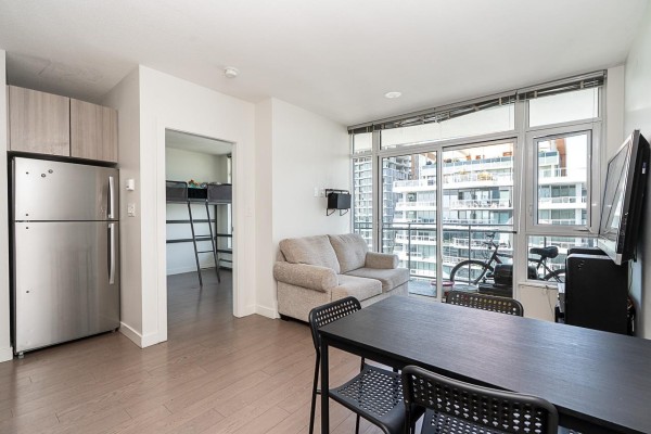 2302 13308 Central Avenue, Surrey, BC V3T0M4 Photo 5