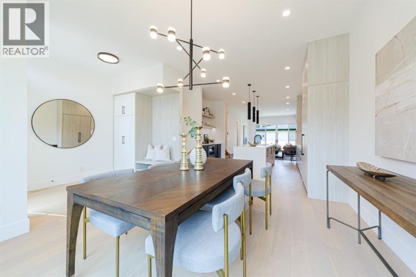 Foyer - 2302 Osborne Crescent Sw, Calgary, AB T2T0Y5 Photo 4
