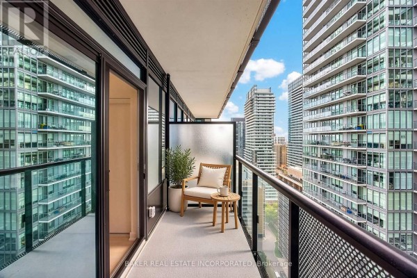 Kitchen - 2303 - 117 Broadway Avenue, Toronto, ON M4P1V3 Photo 3