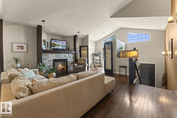 Family room - 2303 2 Av, Cold Lake, AB T9M0A8 Photo 4