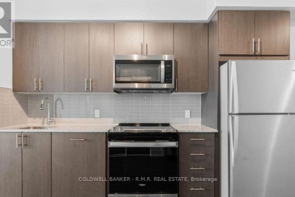2304 - 2550 Simcoe Street N, Oshawa, ON L1N0R5 Photo 5