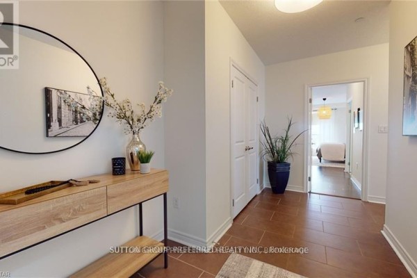 Living room - 2304 - 330 Ridout Street N, London East, ON N6A0A7 Photo 4
