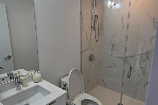 2304 - 8 Olympic Garden Drive, Toronto, ON M2M0B9 Photo 3