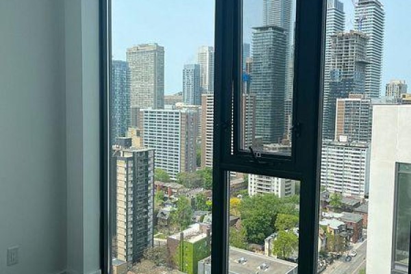 2304 - 81 Wellesley St Street E, Toronto, ON M4Y1H6 Photo 5