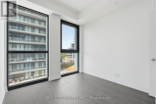 Primary Bedroom - 2305 - 25 Frederick Todd Way, Toronto, ON M4G0C9 Photo 4