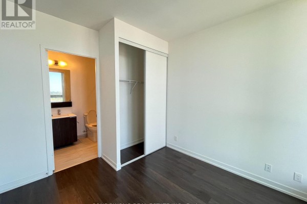 Primary Bedroom - 2305 - 898 Portage Parkway, Vaughan, ON L4K0J6 Photo 4