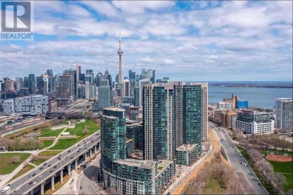 Foyer - 2306 - 215 Fort York Boulevard, Toronto, ON M5V4A2 Photo 4
