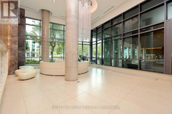 2306 - 215 Fort York Boulevard, Toronto, ON M5V4A2 Photo 5
