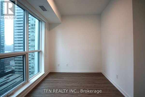 Kitchen - 2306 - 327 King Street W, Toronto, ON M5V0W7 Photo 3