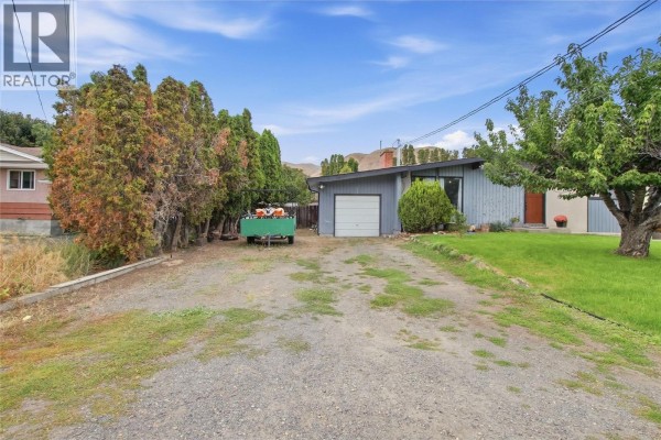 4pc Bathroom - 2306 Greenfield Avenue, Kamloops, BC V2B4P4 Photo 3