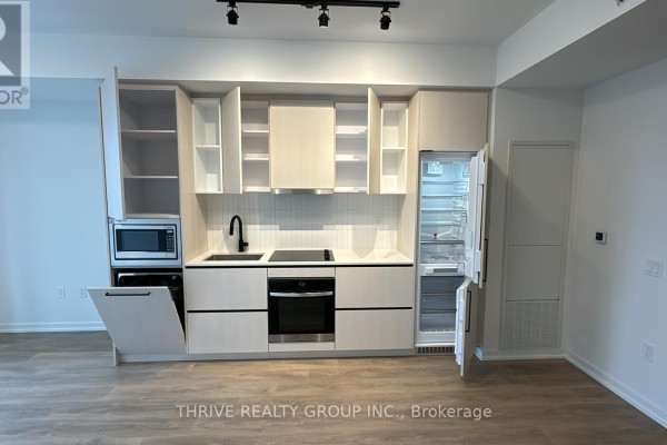 Kitchen - 2307 - 10 Graphophone Grove, Toronto, ON M6H0E5 Photo 2