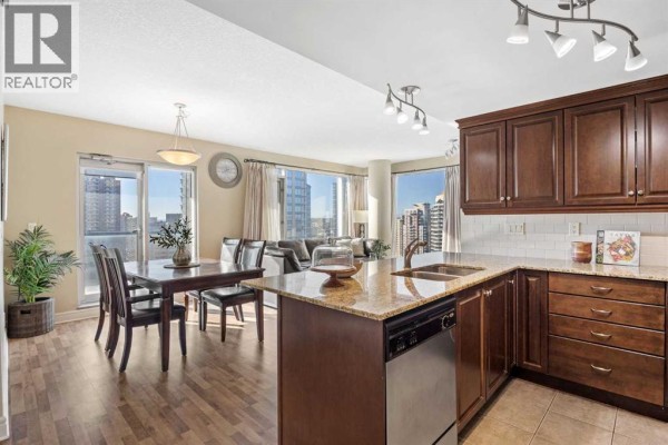 4pc Bathroom - 2308, 910 5 Avenue Sw, Calgary, AB T2P0C3 Photo 2