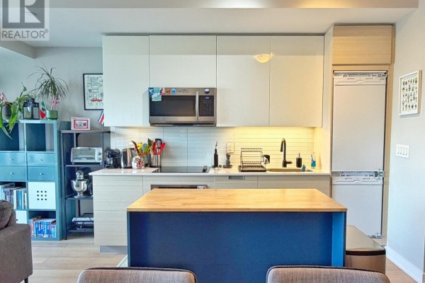 Kitchen - 2308 - 210 Simcoe Street, Toronto, ON M5T0A9 Photo 3