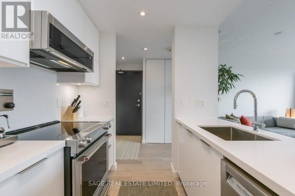 Kitchen - 2309 - 281 Mutual Street, Toronto, ON M4Y1X6 Photo 3