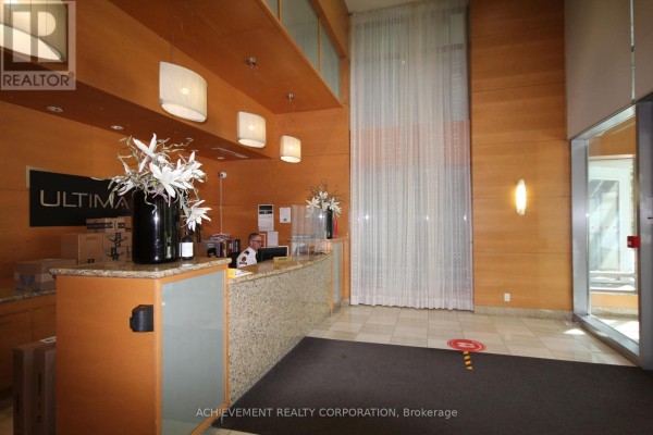 Kitchen - 2309 - 4978 Yonge Street, Toronto, ON M2N7G8 Photo 3