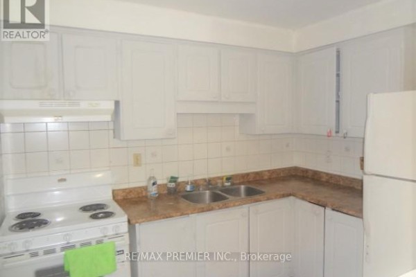 Primary Bedroom - 231 - 260 John Garland Boulevard, Toronto, ON M9V1N8 Photo 4
