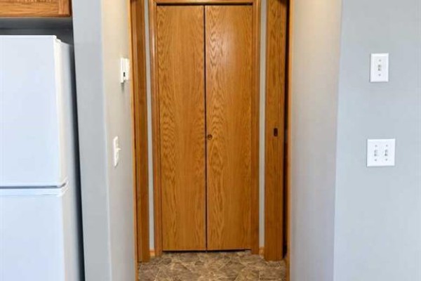 231 & 233 Kendrew Drive, Red Deer, AB T4P3Z1 Photo 4